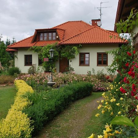 Hotel Pensjonacik Ogrody Pierzchno Exteriér fotografie