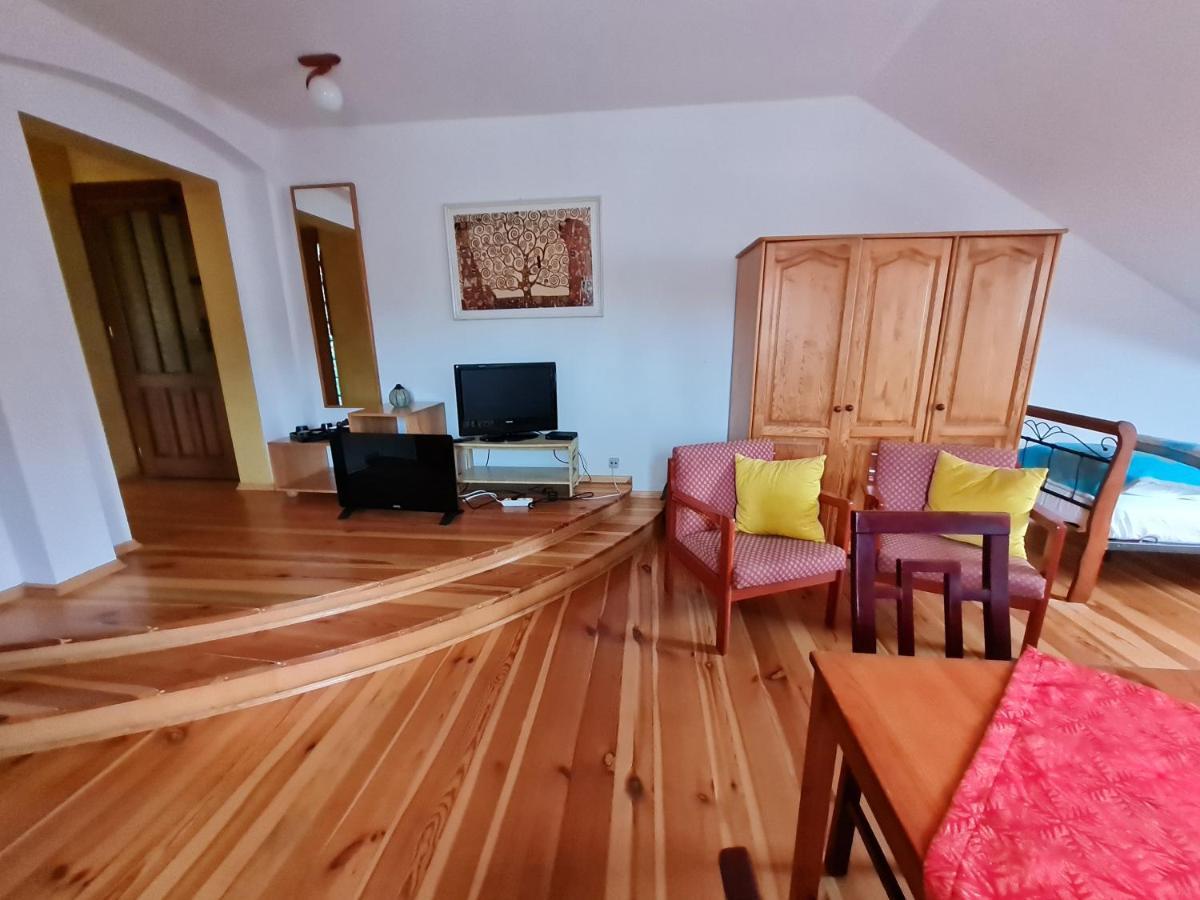Hotel Pensjonacik Ogrody Pierzchno Exteriér fotografie