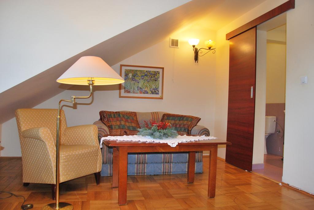 Hotel Pensjonacik Ogrody Pierzchno Pokoj fotografie